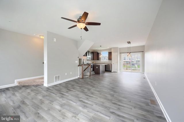 522 CHARLES AVE, Hanover, PA 17331