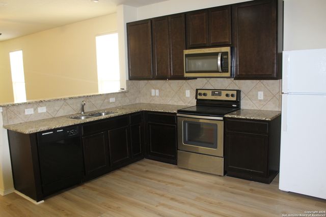 482 Walnut, Selma, TX 78154