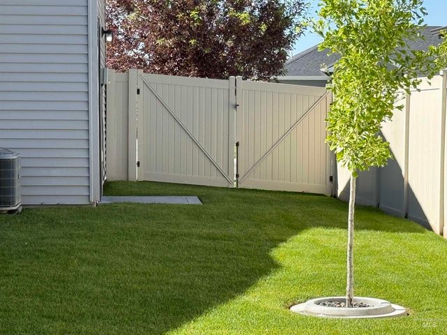 1012 Monument Peak Pl, Kimberly, ID 83341