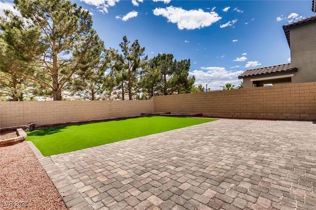 8379 Lagunilla Avenue, Las Vegas, NV 89149