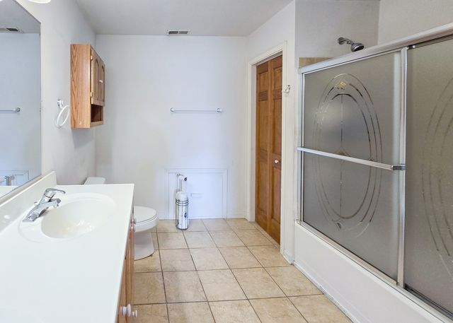 719 Surrey Drive, Streamwood, IL 60107