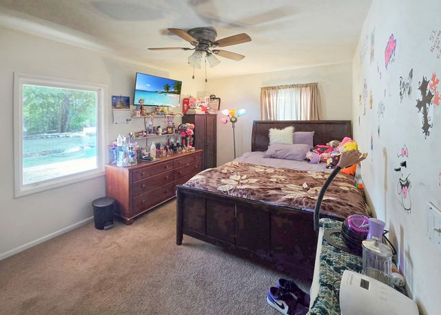 719 Surrey Drive, Streamwood, IL 60107