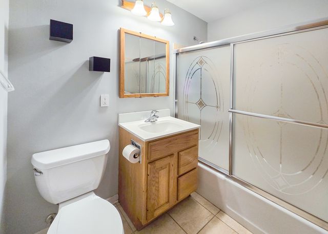 719 Surrey Drive, Streamwood, IL 60107