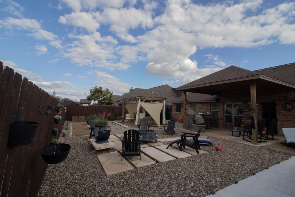 Image 12 of property listing at 1926 Pine Valley Street, San Angelo, TX 76904