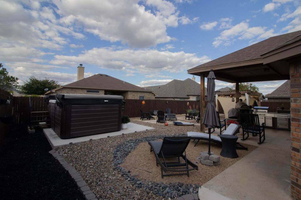 Image 13 of property listing at 1926 Pine Valley Street, San Angelo, TX 76904