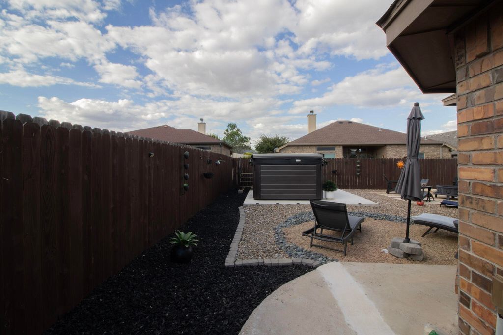 Image 14 of property listing at 1926 Pine Valley Street, San Angelo, TX 76904