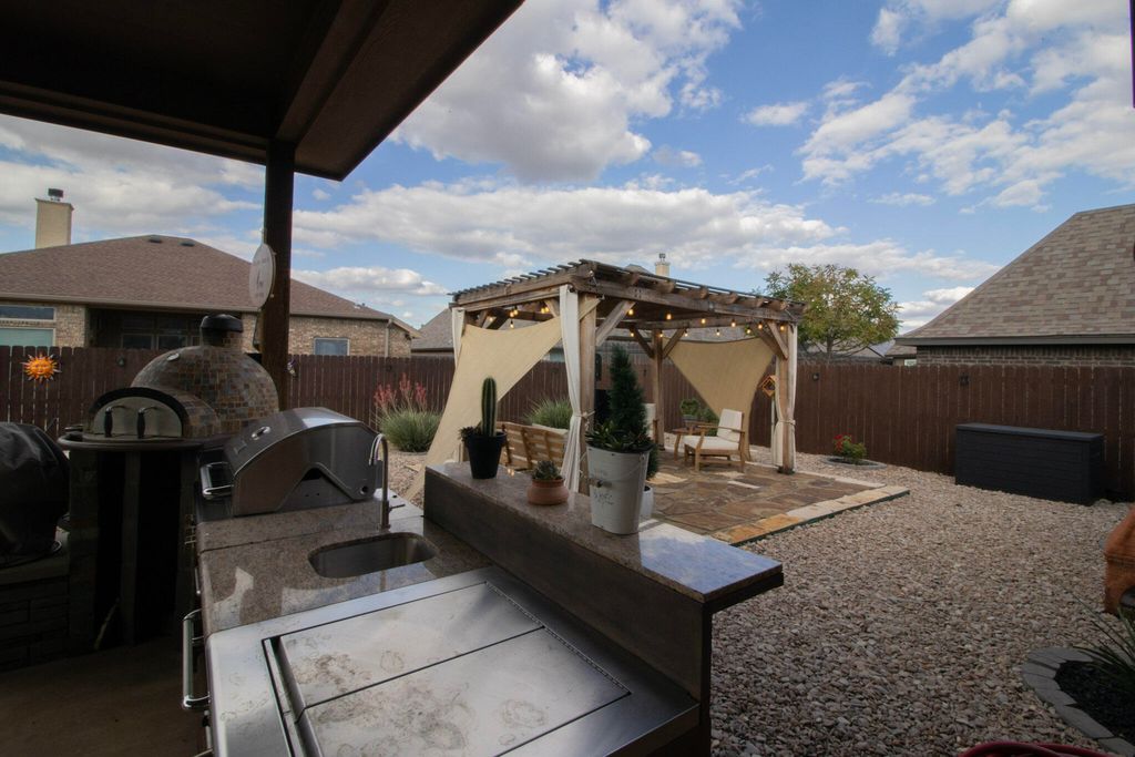 Image 16 of property listing at 1926 Pine Valley Street, San Angelo, TX 76904