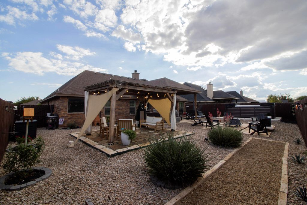 Image 20 of property listing at 1926 Pine Valley Street, San Angelo, TX 76904