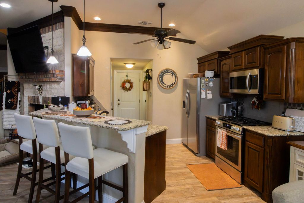 Image 5 of property listing at 1926 Pine Valley Street, San Angelo, TX 76904