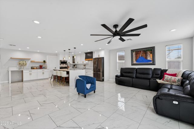 7148 W CATALINA Drive, Phoenix, AZ 85033