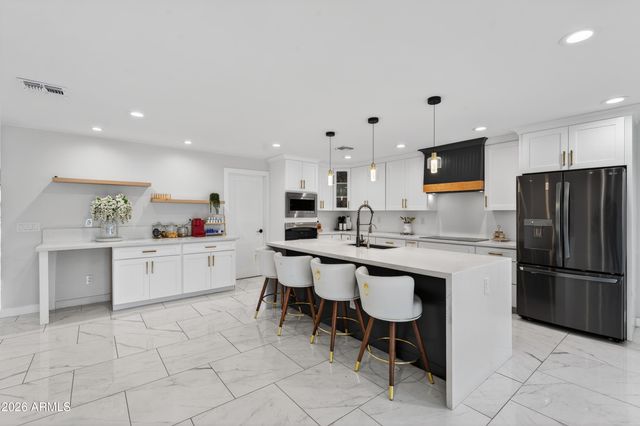 7148 W CATALINA Drive, Phoenix, AZ 85033