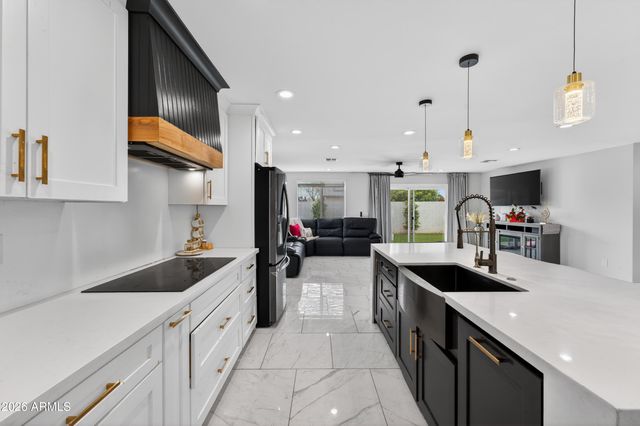 7148 W CATALINA Drive, Phoenix, AZ 85033