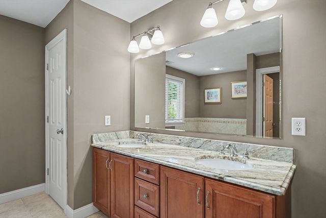 6 Juniper Hill Rd, Boylston, MA 01505
