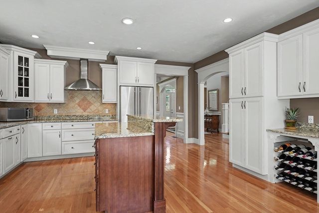 6 Juniper Hill Rd, Boylston, MA 01505