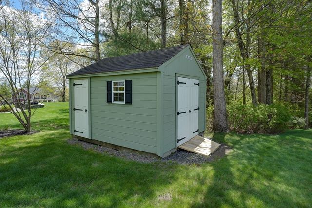 6 Juniper Hill Rd, Boylston, MA 01505