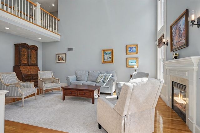 6 Juniper Hill Rd, Boylston, MA 01505