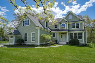 6 Juniper Hill Rd, Boylston, MA 01505