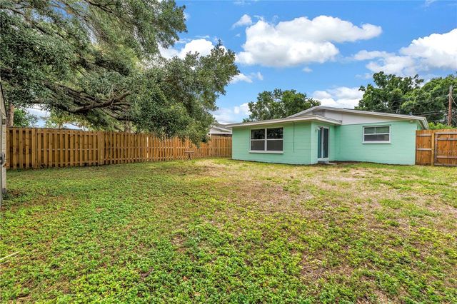 543 72ND AVE N, St Petersburg, FL 33702