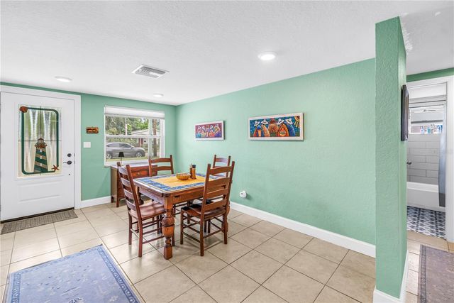 543 72ND AVE N, St Petersburg, FL 33702