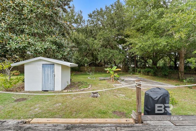 726 E 23rd Avenue, Gulf Shores, AL 36542