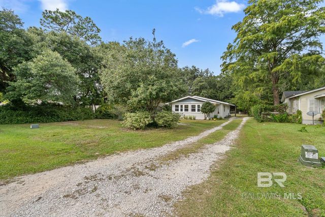 726 E 23rd Avenue, Gulf Shores, AL 36542