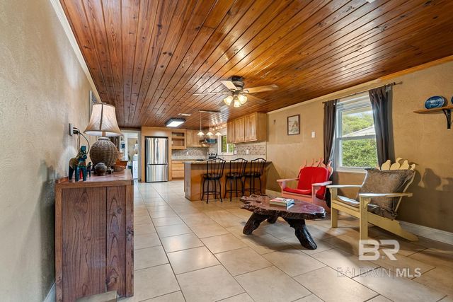 726 E 23rd Avenue, Gulf Shores, AL 36542