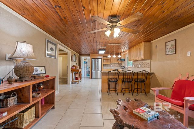 726 E 23rd Avenue, Gulf Shores, AL 36542