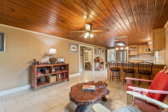 726 E 23rd Avenue, Gulf Shores, AL 36542