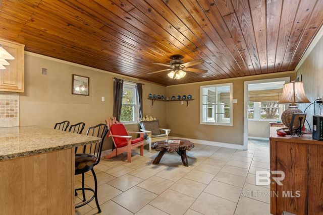 726 E 23rd Avenue, Gulf Shores, AL 36542