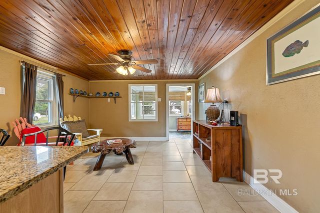 726 E 23rd Avenue, Gulf Shores, AL 36542