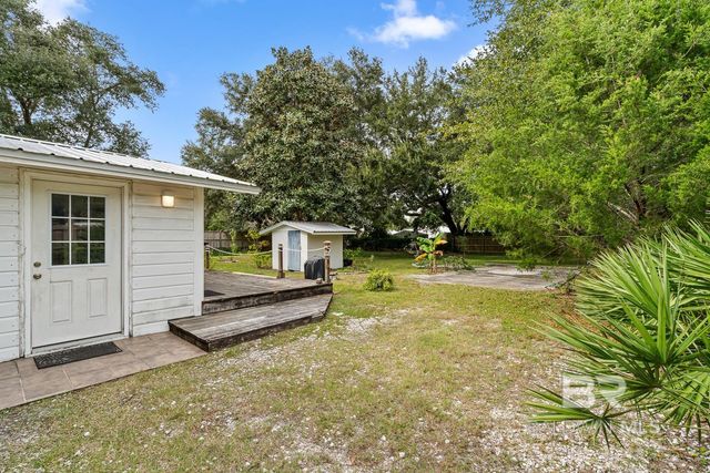 726 E 23rd Avenue, Gulf Shores, AL 36542