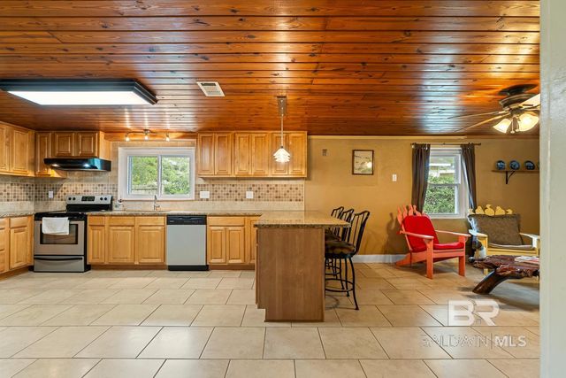 726 E 23rd Avenue, Gulf Shores, AL 36542