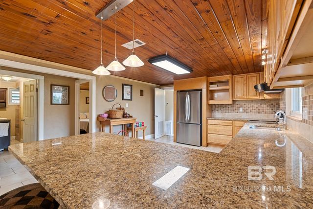 726 E 23rd Avenue, Gulf Shores, AL 36542