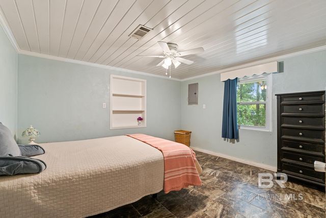 726 E 23rd Avenue, Gulf Shores, AL 36542