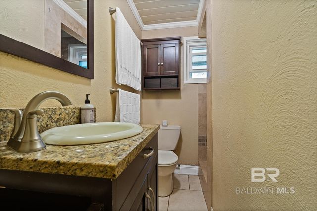 726 E 23rd Avenue, Gulf Shores, AL 36542