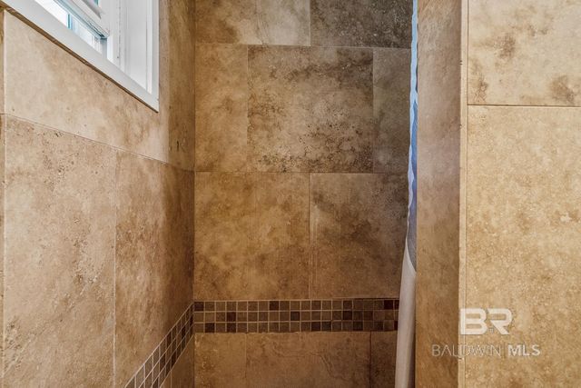 726 E 23rd Avenue, Gulf Shores, AL 36542