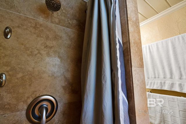 726 E 23rd Avenue, Gulf Shores, AL 36542