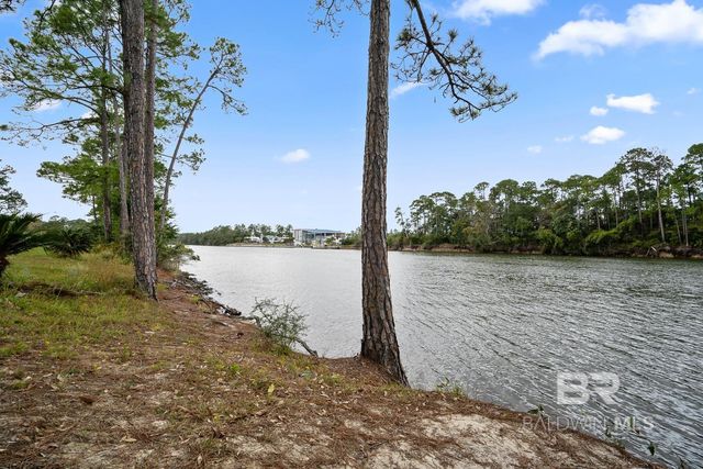 726 E 23rd Avenue, Gulf Shores, AL 36542
