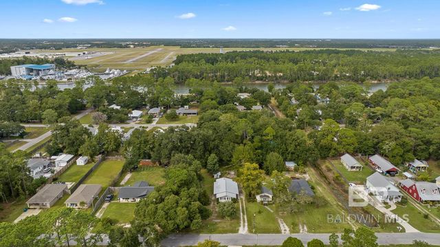 726 E 23rd Avenue, Gulf Shores, AL 36542