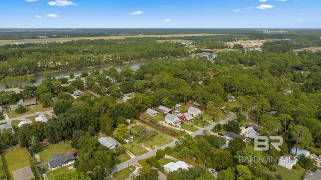 726 E 23rd Avenue, Gulf Shores, AL 36542