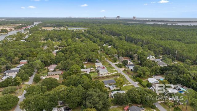 726 E 23rd Avenue, Gulf Shores, AL 36542