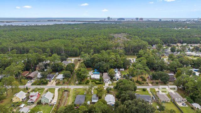 726 E 23rd Avenue, Gulf Shores, AL 36542
