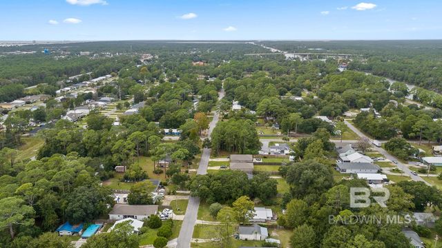 726 E 23rd Avenue, Gulf Shores, AL 36542