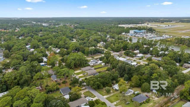 726 E 23rd Avenue, Gulf Shores, AL 36542