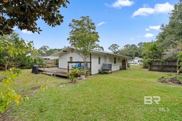 726 E 23rd Avenue, Gulf Shores, AL 36542