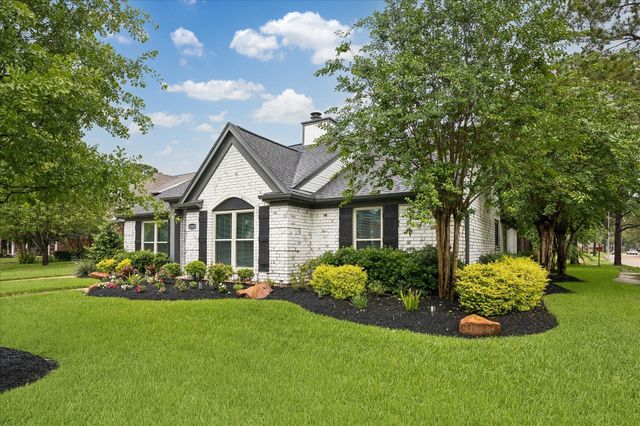 15402 Robin Grove Court, Cypress, TX 77433