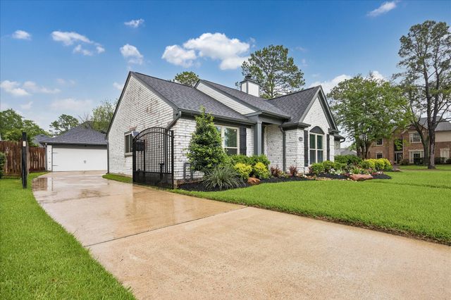 15402 Robin Grove Court, Cypress, TX 77433