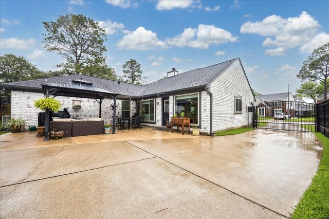 15402 Robin Grove Court, Cypress, TX 77433