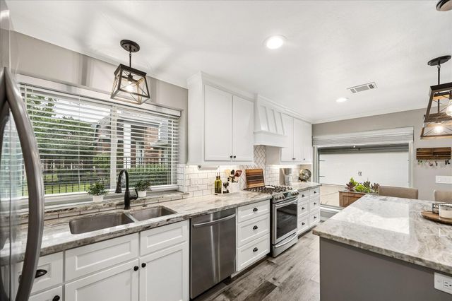 15402 Robin Grove Court, Cypress, TX 77433