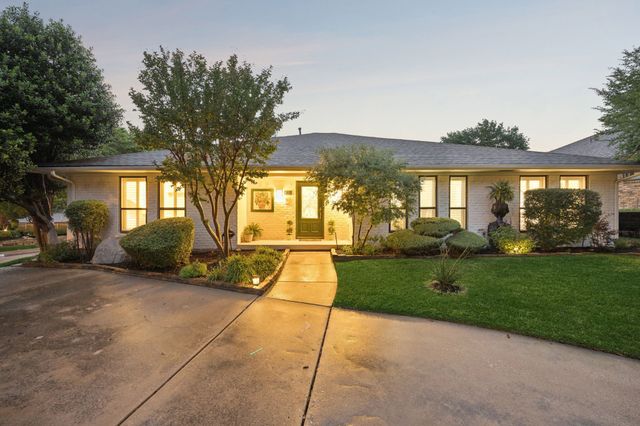 8721 Lacrosse Drive, Dallas, TX 75231